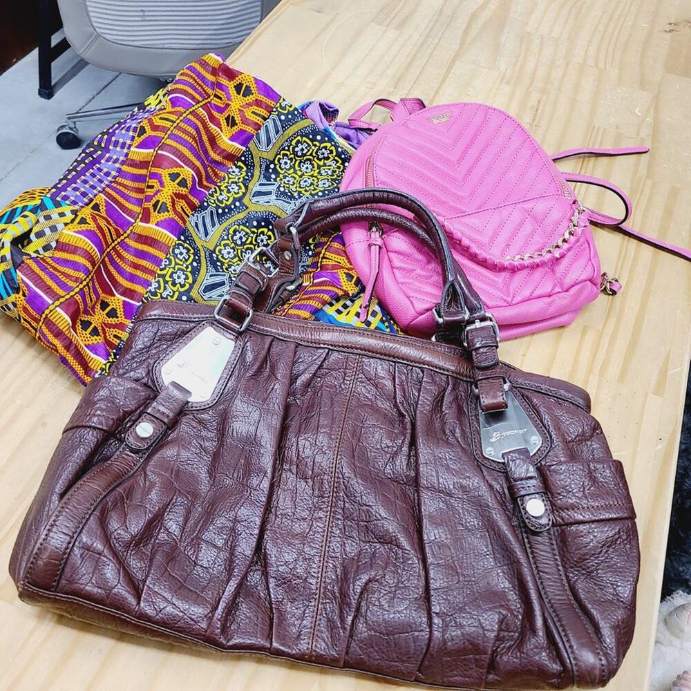Miscellaneous Manufacturer Handbags Bulk Lot of 12 **PRE-OWNED**